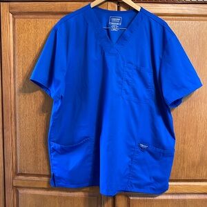 Men’s Cherokee Revolution XL top.